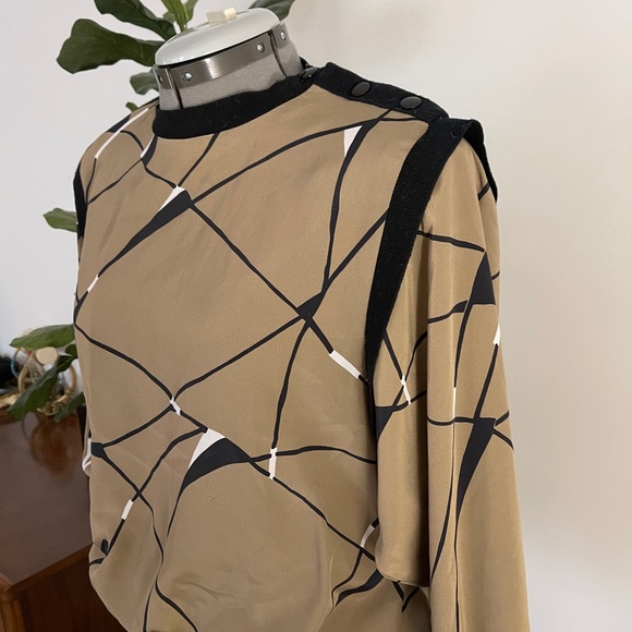 Vintage 80’s Top w shoulder pads - Picture 2 of 9